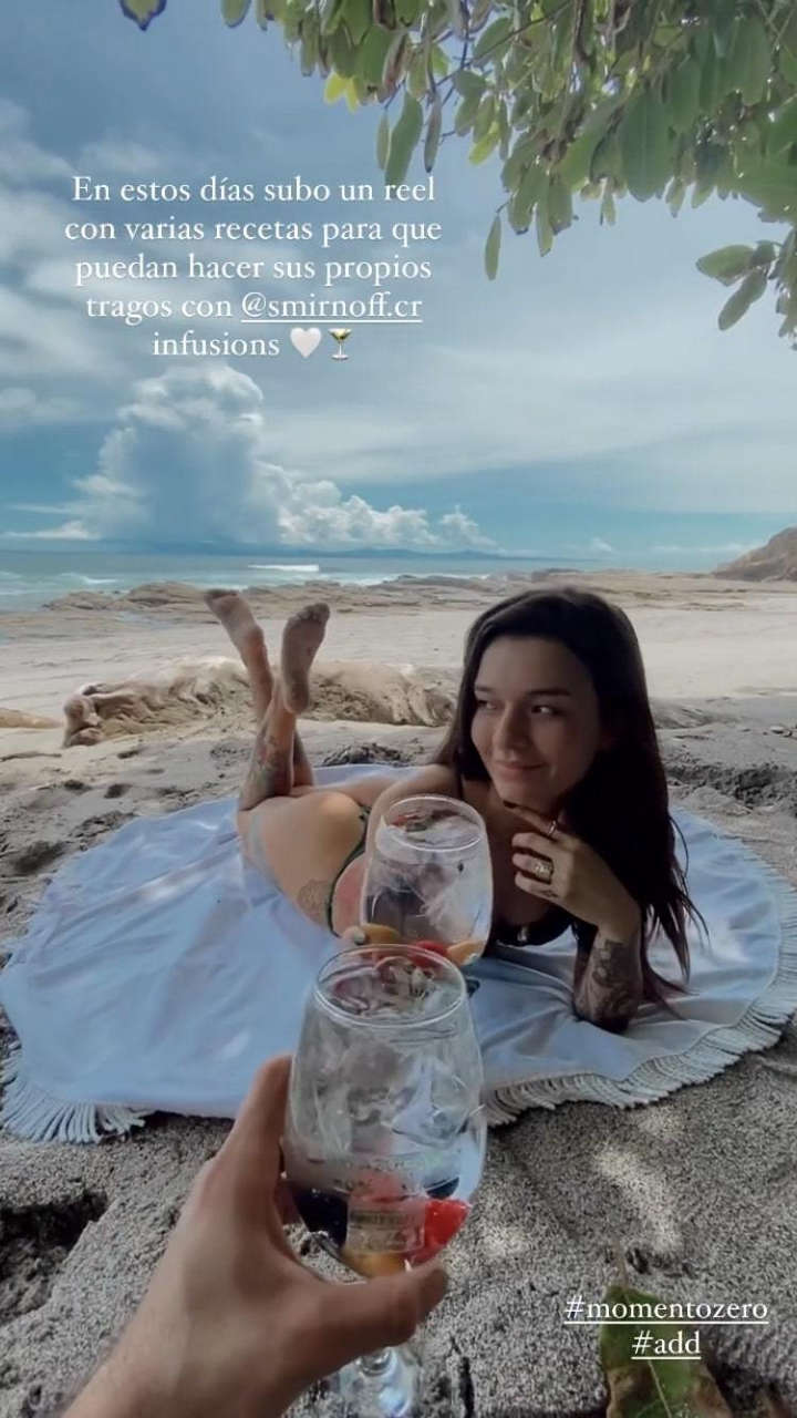 Jana De Oliveira Feet