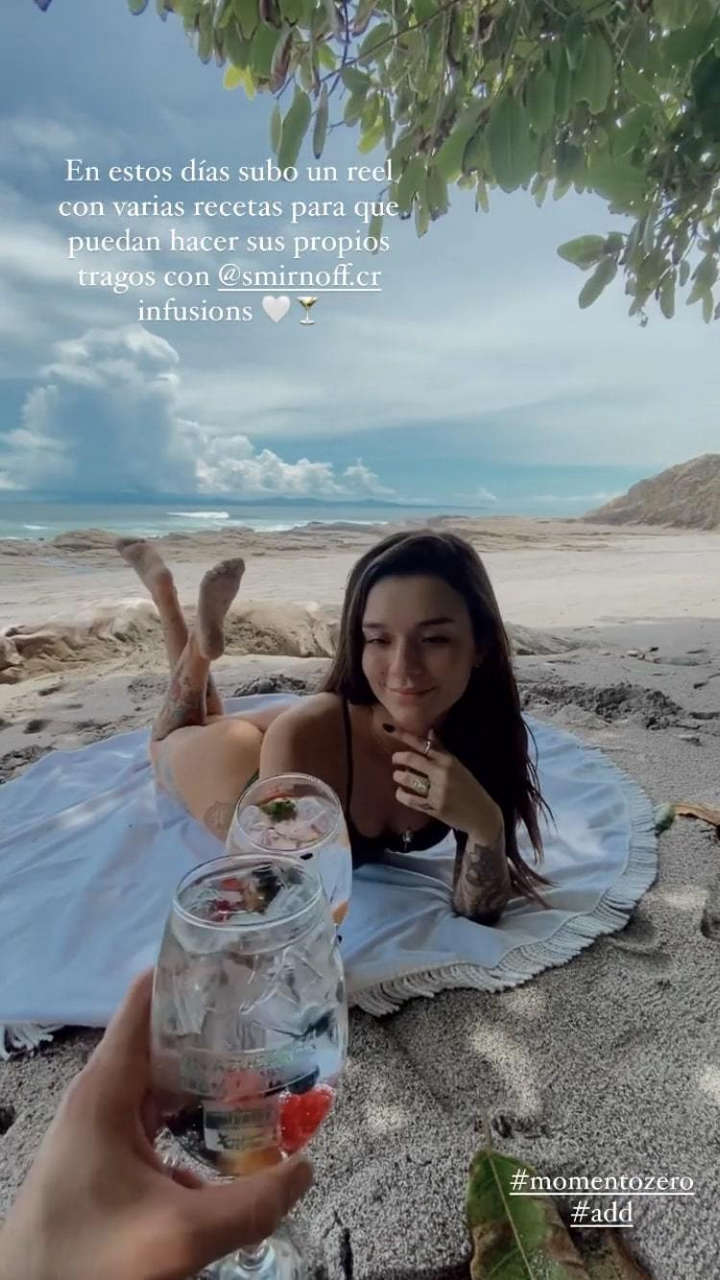 Jana De Oliveira Feet
