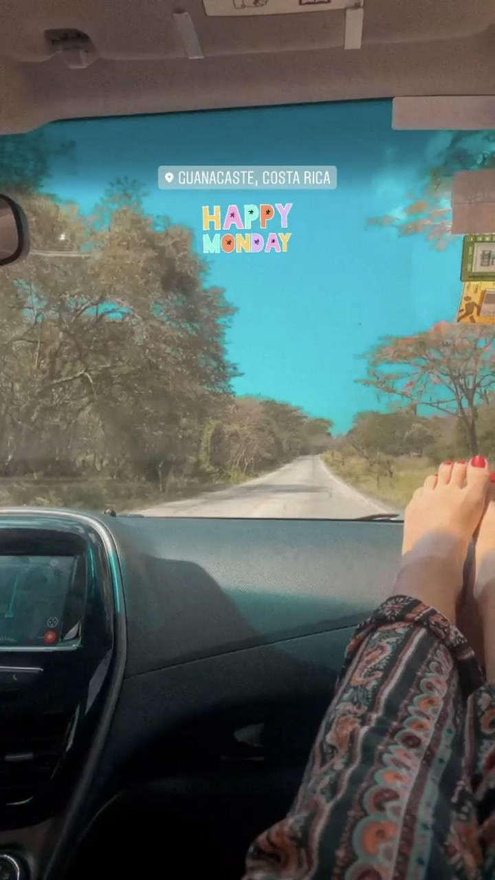Jana De Oliveira Feet