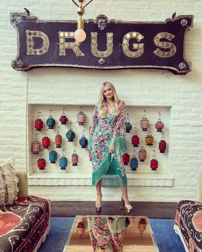 Charlie Neff Feet (7 images)