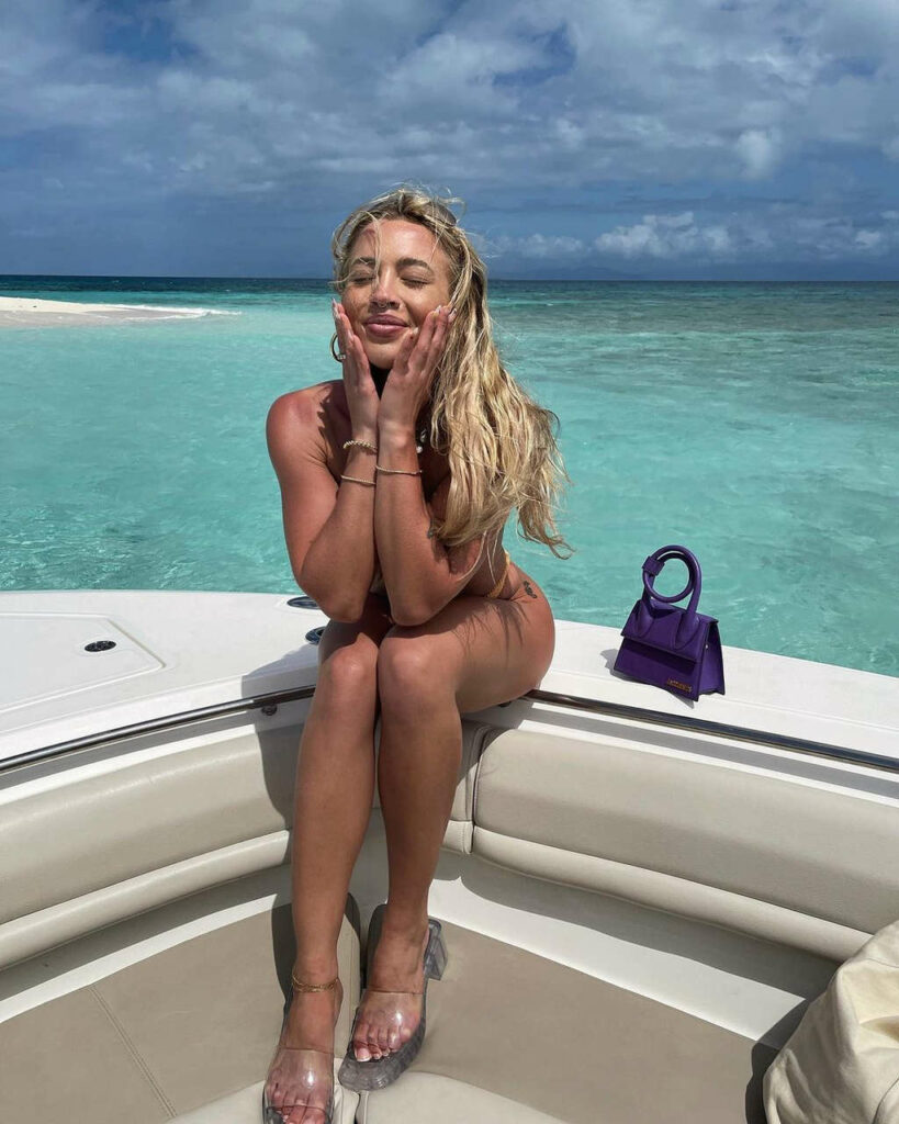Tammy Hembrow Feet (7 photos)
