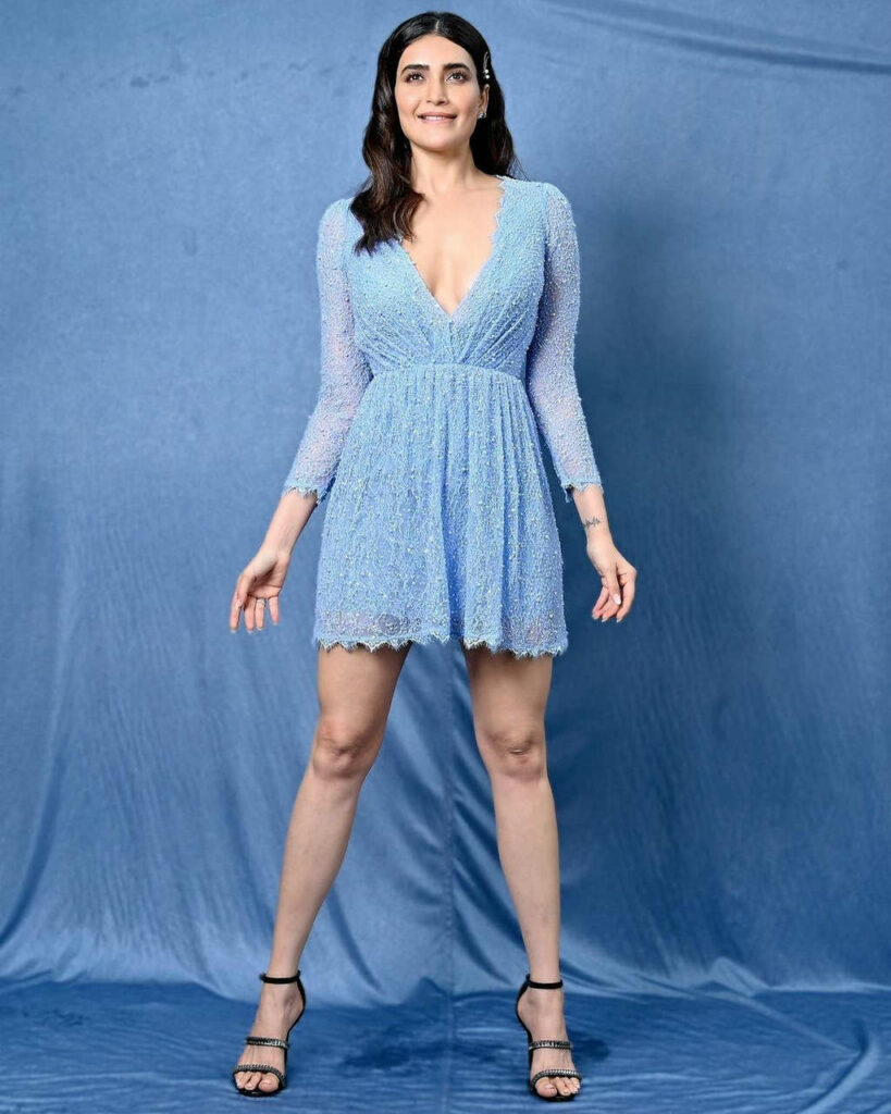Karishma Tanna Feet (8 photos)