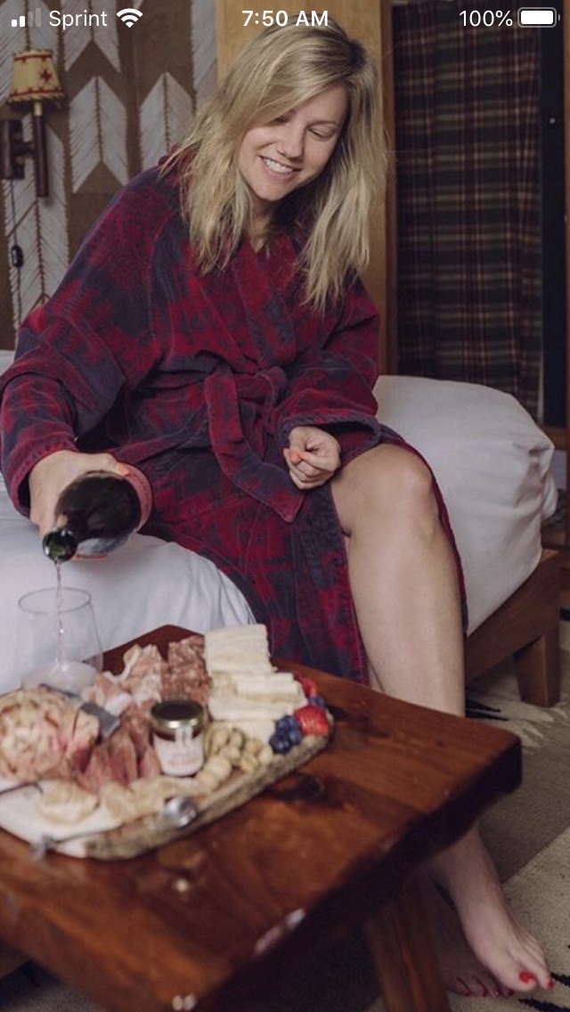 Jaymee Sire Feet