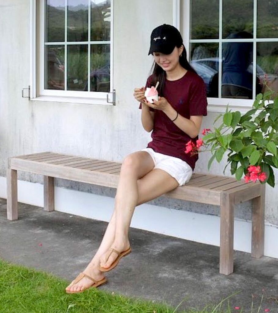 Sari Nakazawa Feet (6 photos)