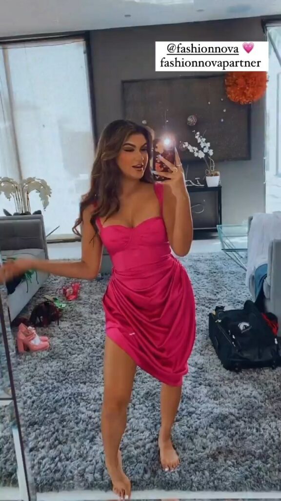 Talin Silva Feet (4 photos)