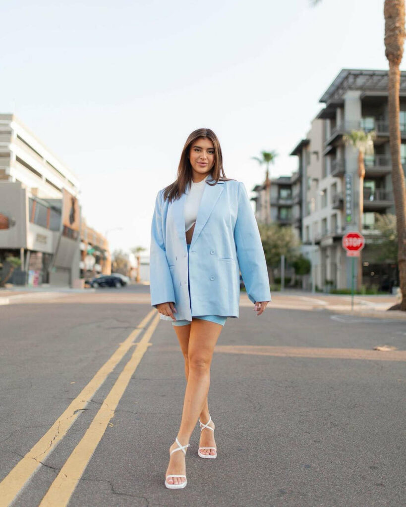 Kalani Hilliker Feet (6 photos)