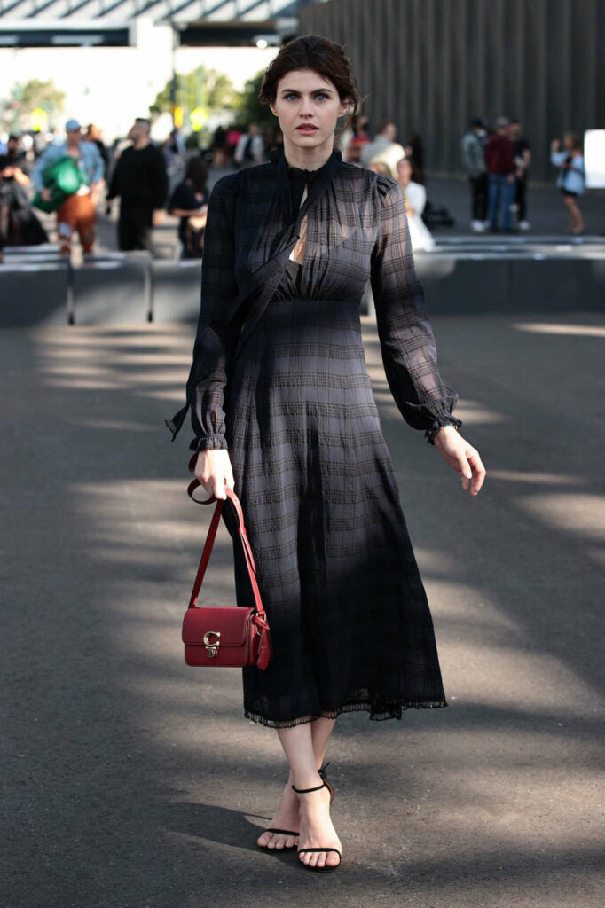 Alexandra Daddario Feet (6 pictures)