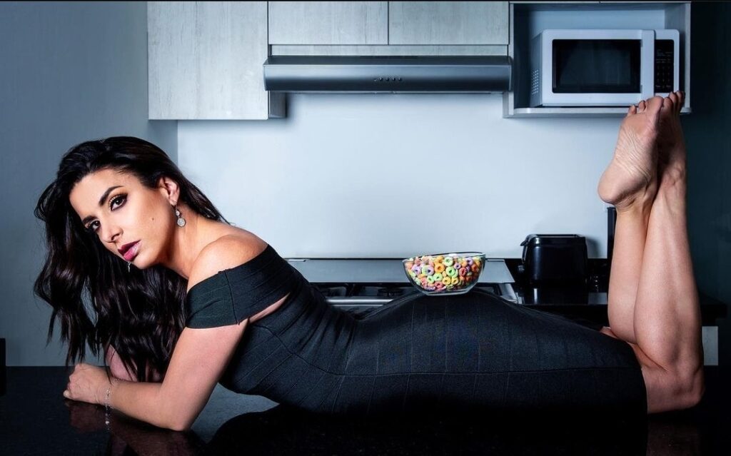 Veronica Toussaint Feet (2 images)