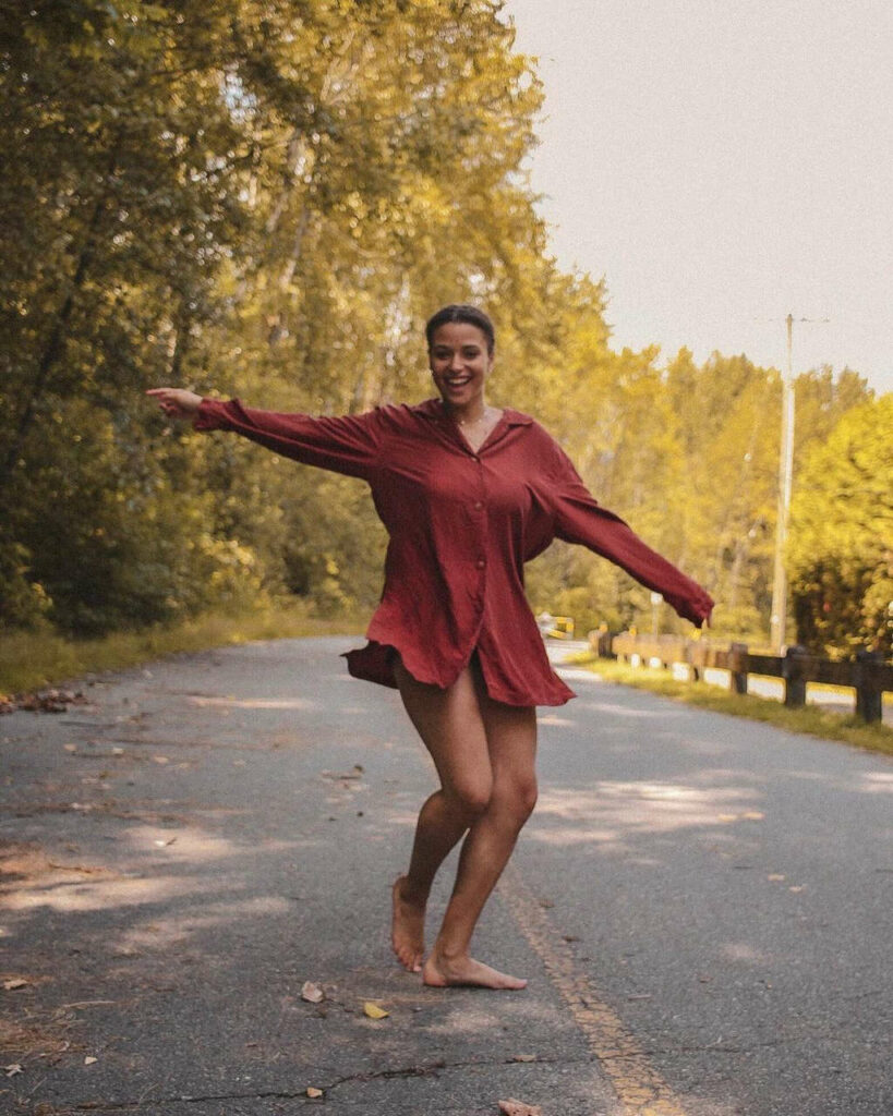 Serena Crouse Feet (3 photos)