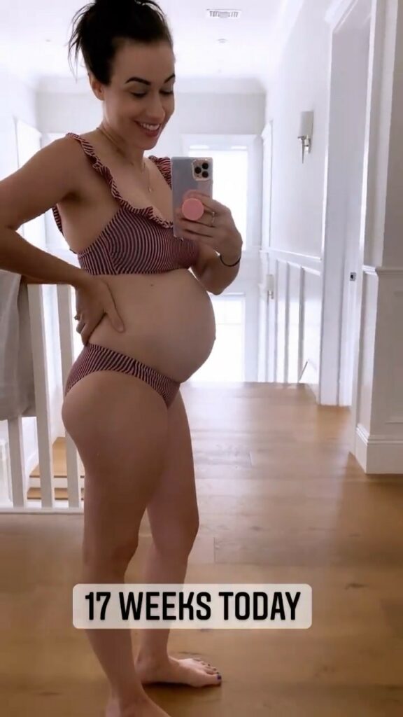 Colleen Ballinger Feet (4 photos)