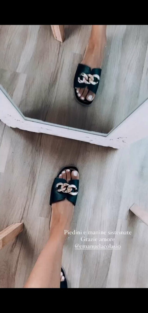 Giorgia Crivello Feet (3 images)