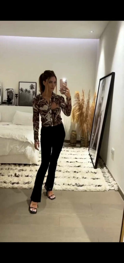 Caroline Receveur Feet (2 photos)