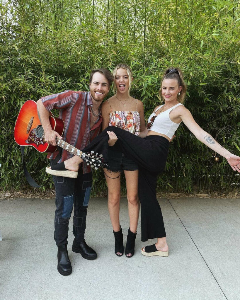 Maddie Mae Salute Feet (15 photos)