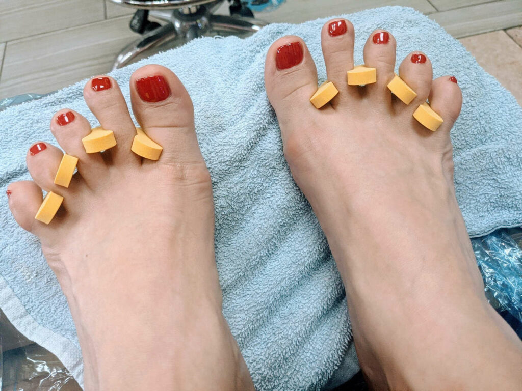 Isobel Devi Feet (6 images)