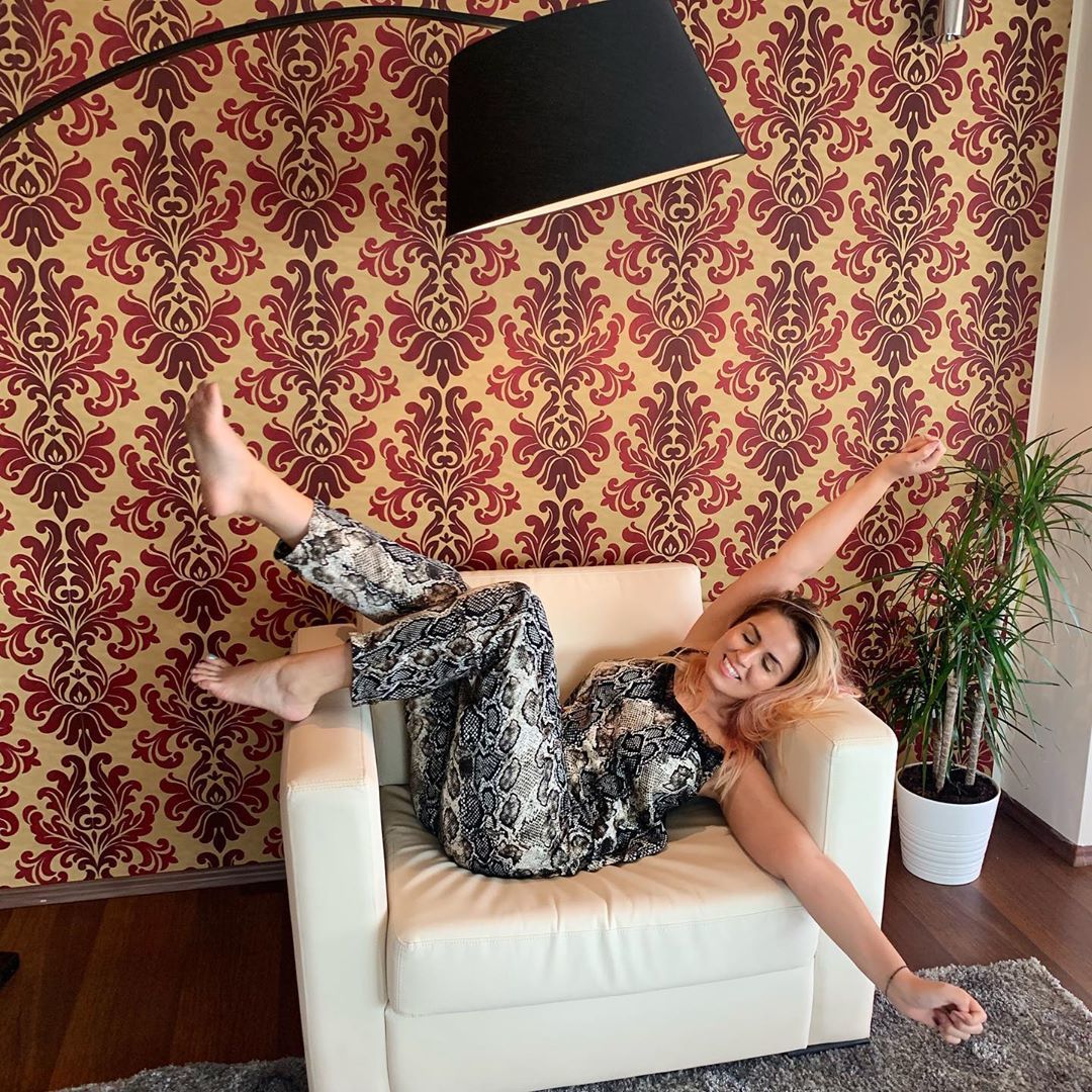 Cristina Almasan Feet