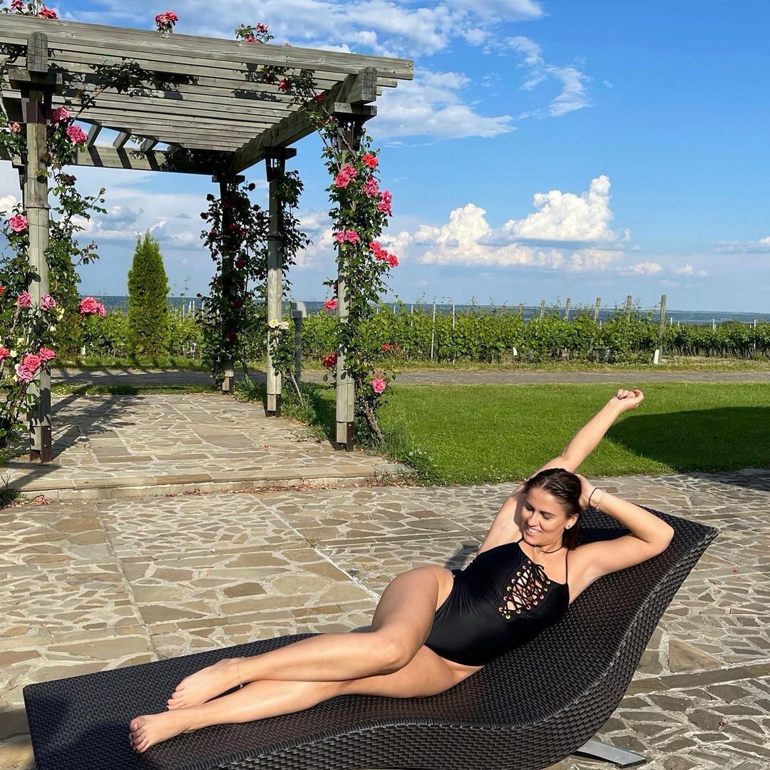 Cristina Almasan Feet