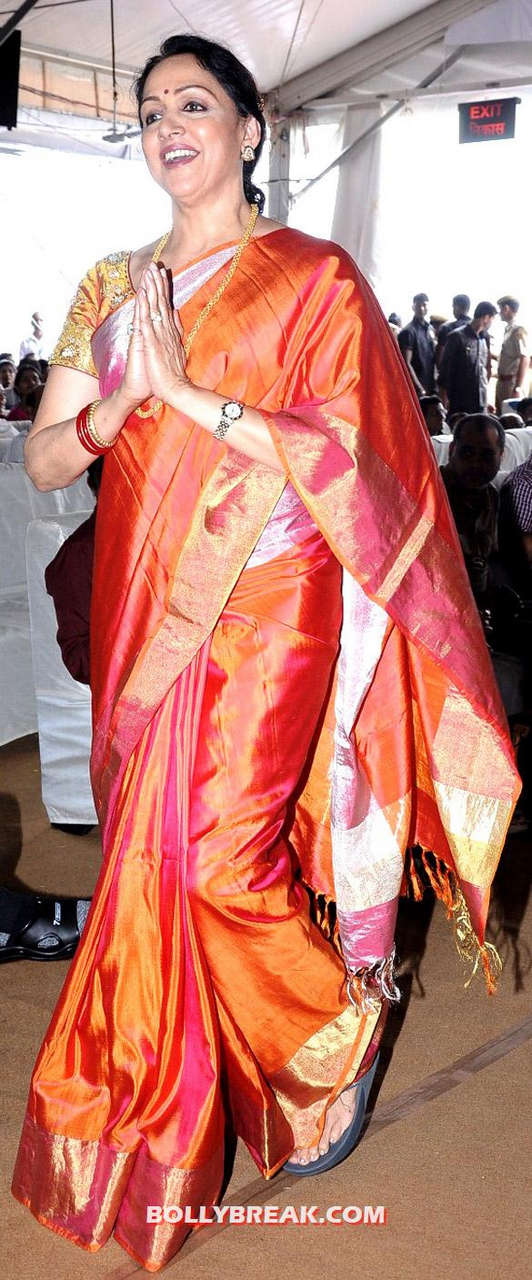 Hema Malini Feet