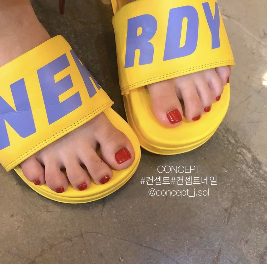 So Yeon Jeon Feet