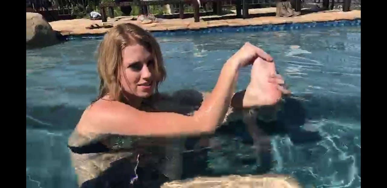 Barbara Dunkelman Feet