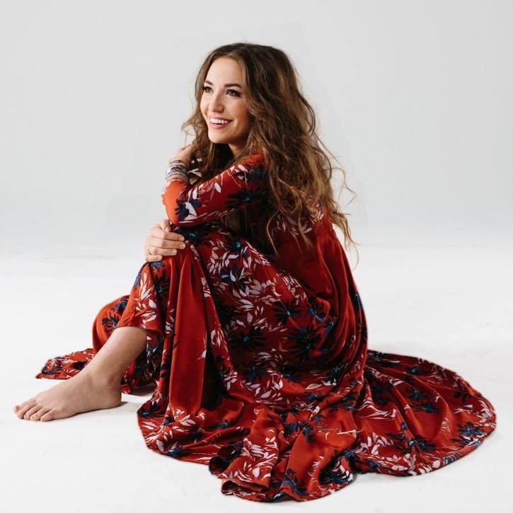 Lauren Daigle Feet