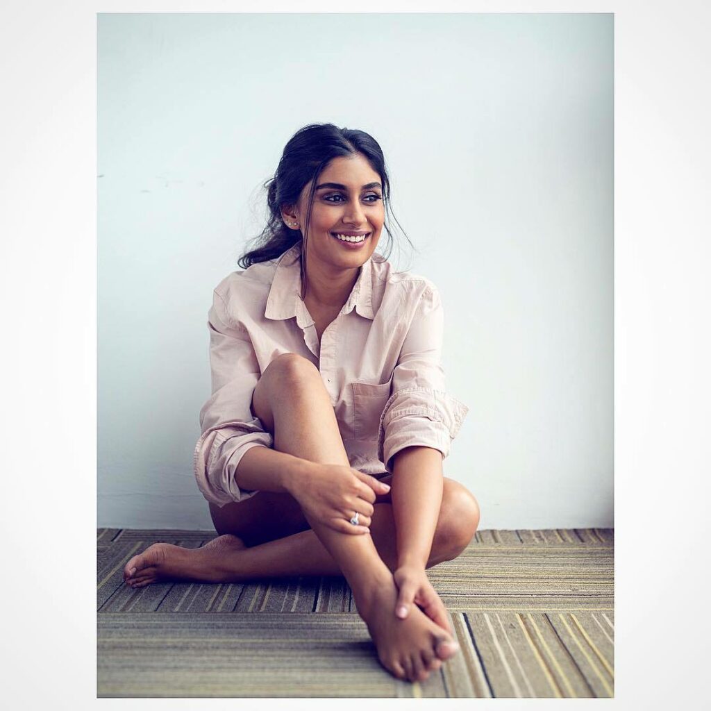 Kira Narayanan Feet (16 photos)