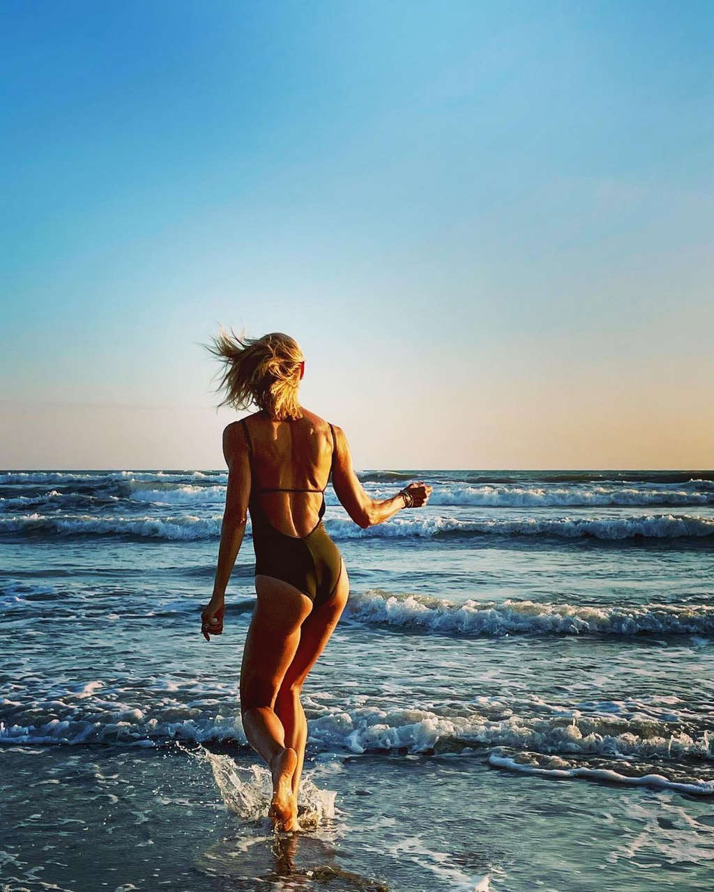 Martina Colombari Feet