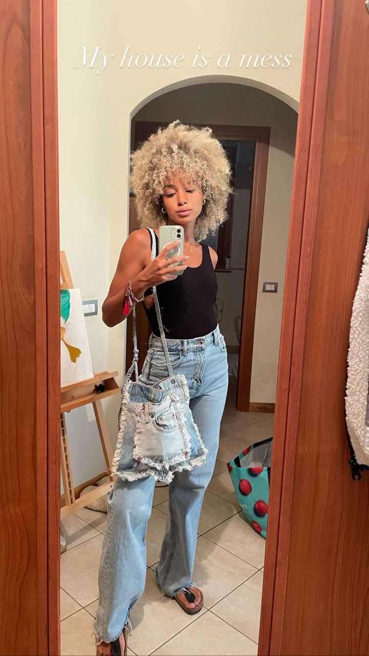 Mikaela Neaze Silva Feet