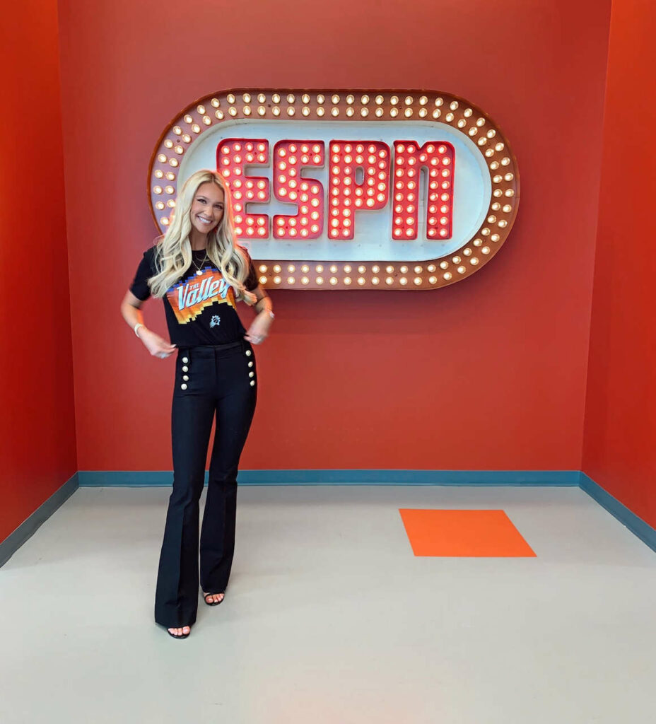 Ashley Brewer Feet (9 photos)