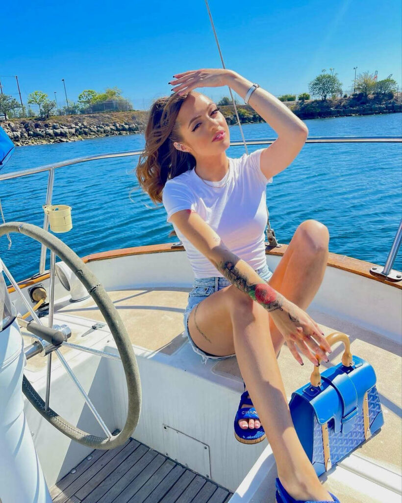 Victoria Waldrip Feet (4 pics)