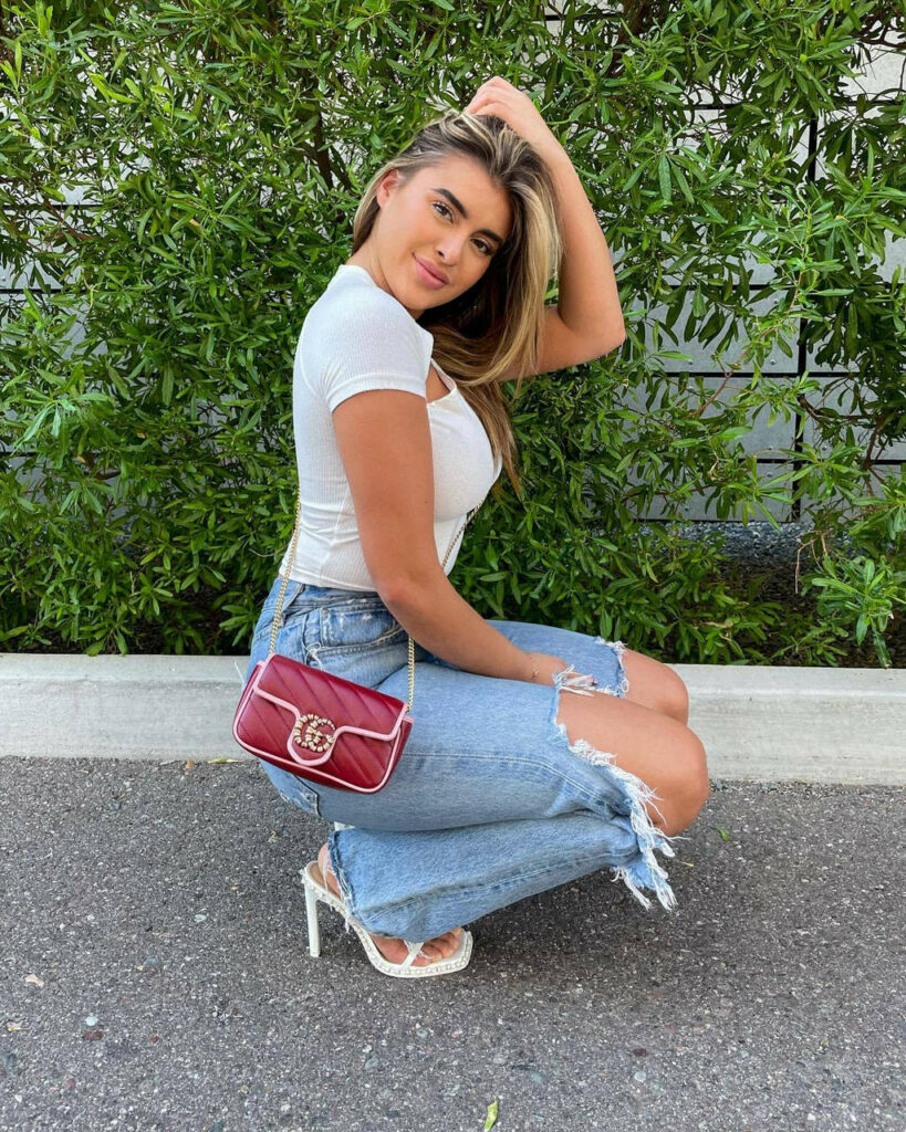 Kalani Hilliker Feet (2 images)