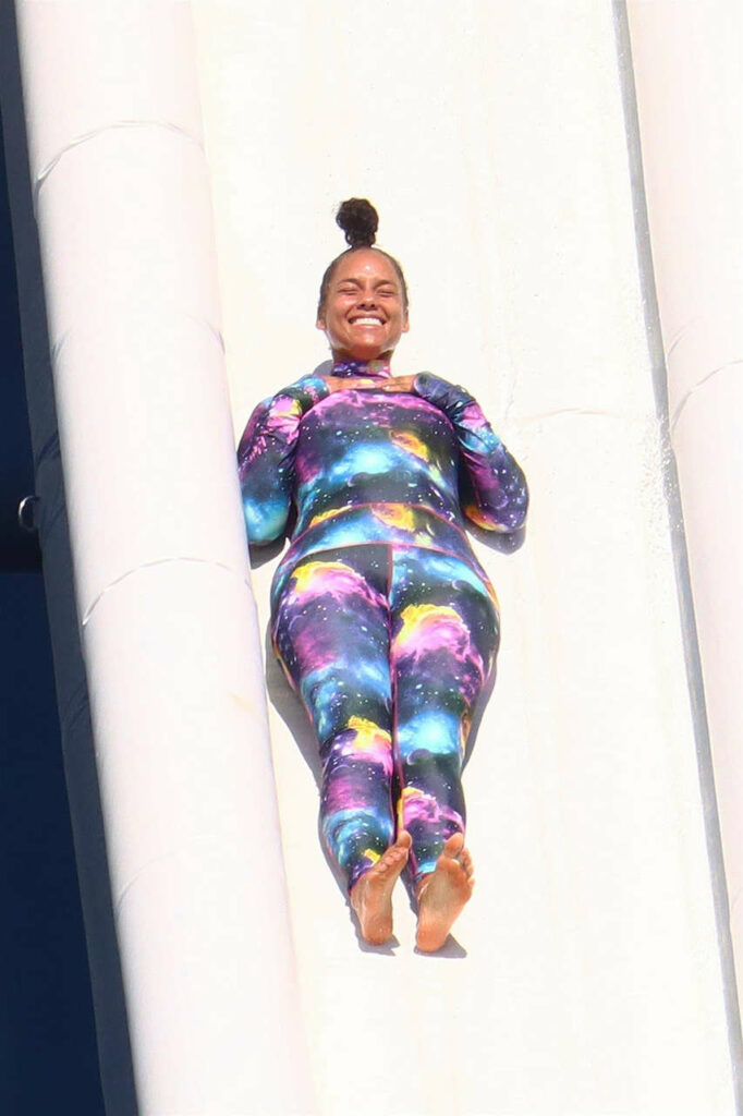 Alicia Keys Feet (3 photos)