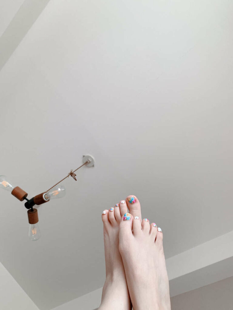Misato Fukuen Feet (2 photos)