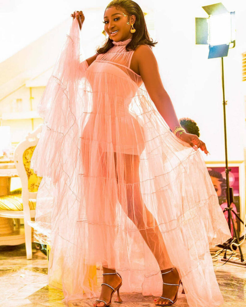 Ini Edo Feet (20 photos)