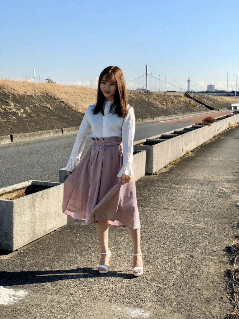 Yuna Ogura Feet (13 images)