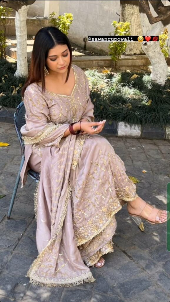 Sawan Rupowali Feet (2 sexy photos)