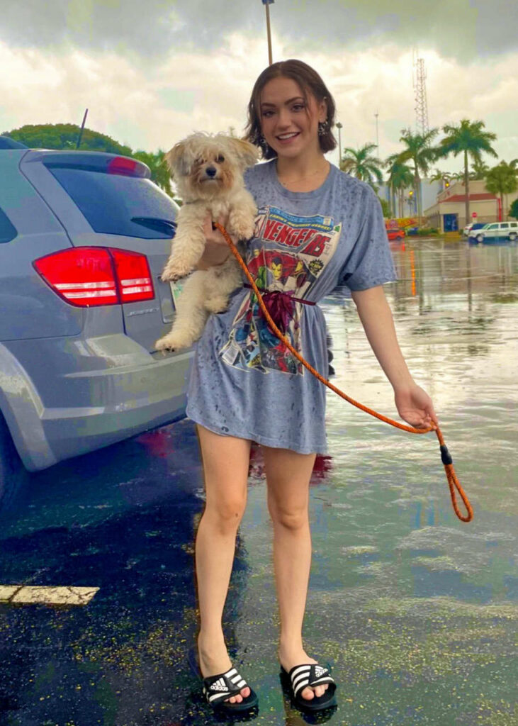 Gracie Gates Feet (3 photos)