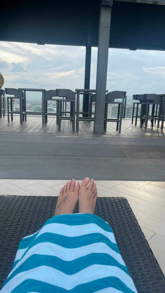 Alyzza Agustin Feet