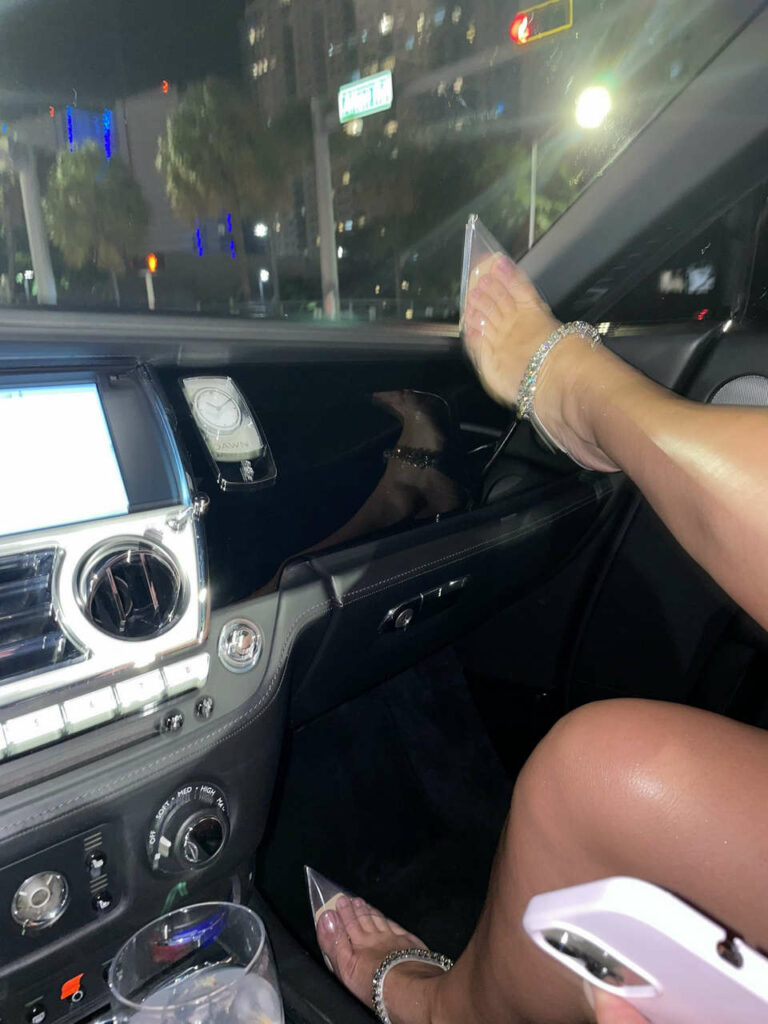 Dee Devlin Feet