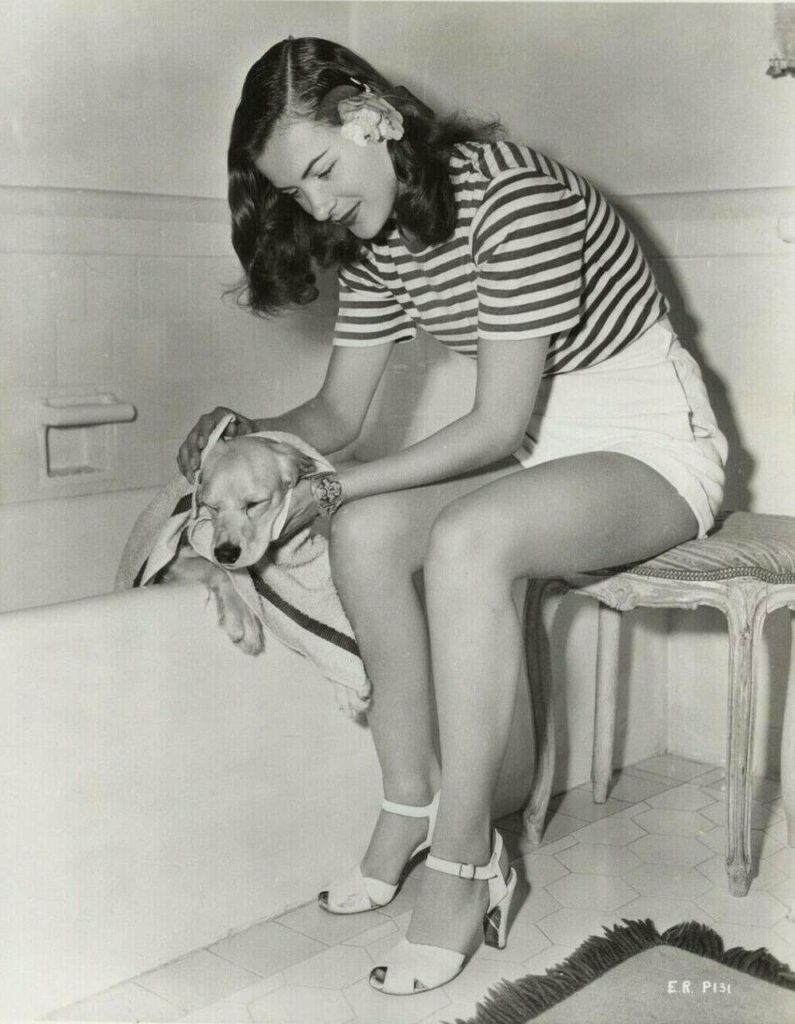 Ella Raines Feet