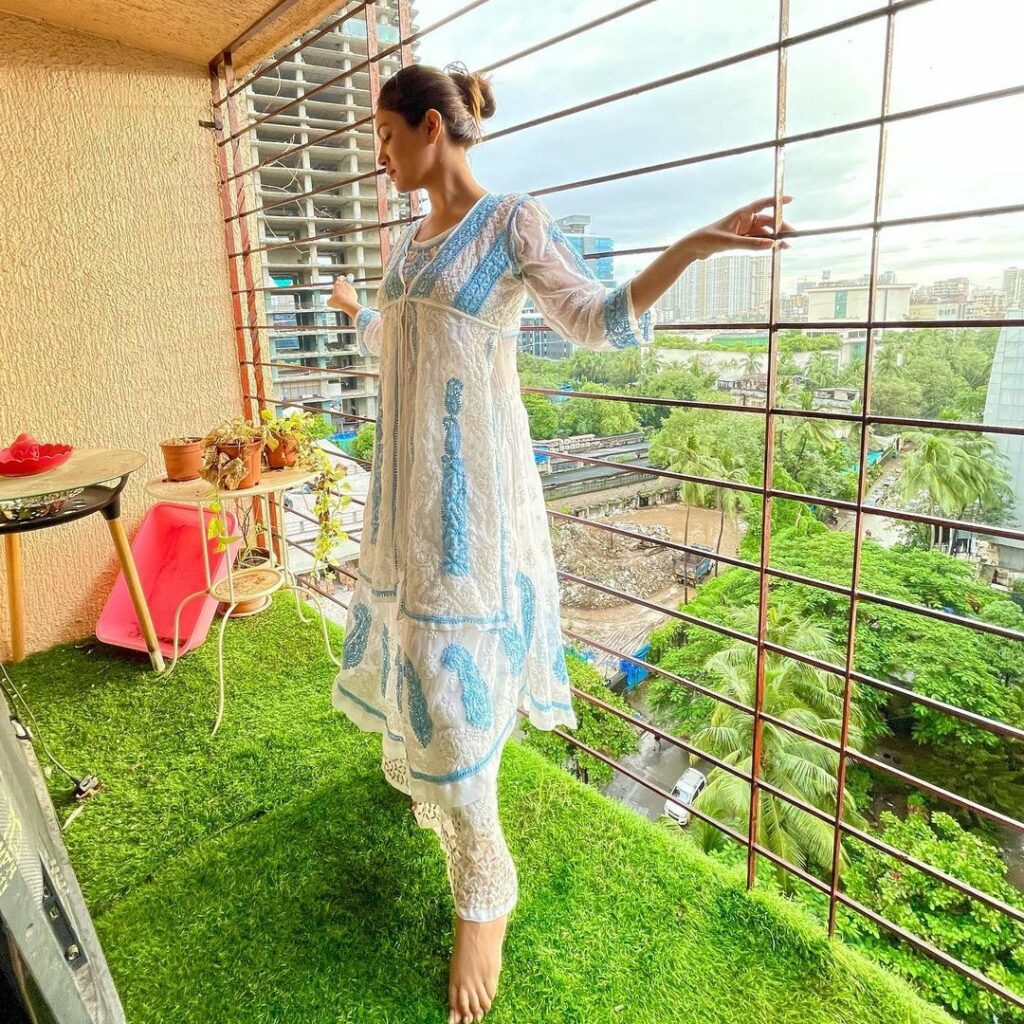 Pooja Bisht Feet
