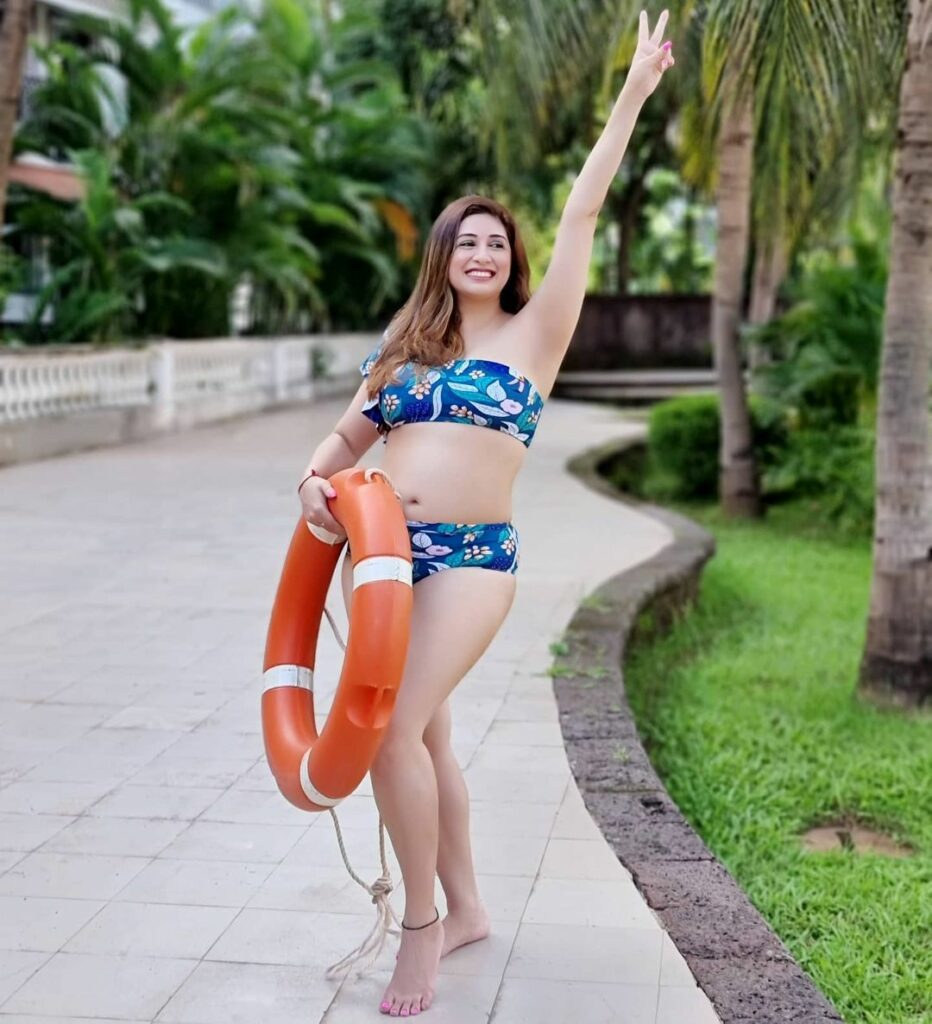 Vahbbiz Dorabjee Feet
