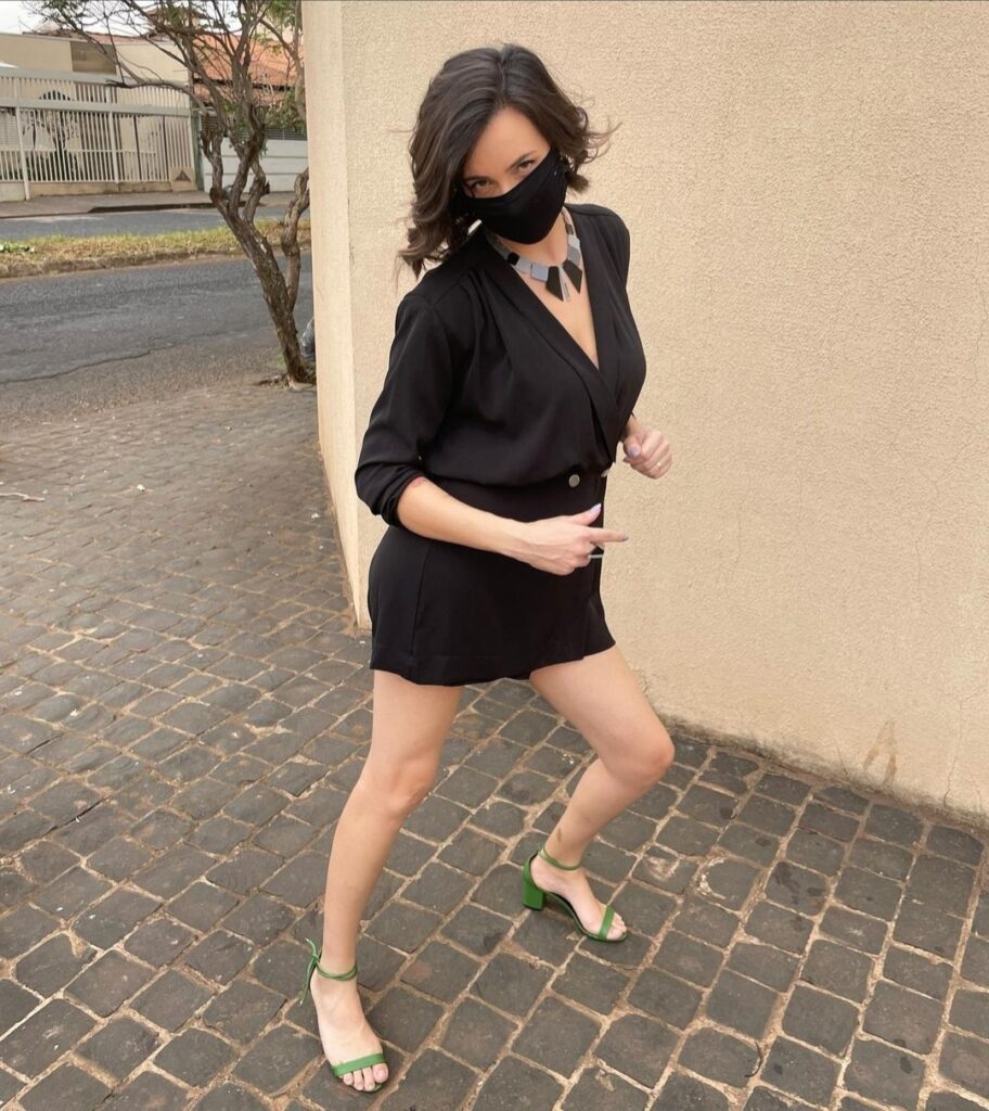 Taty Ferreira Feet