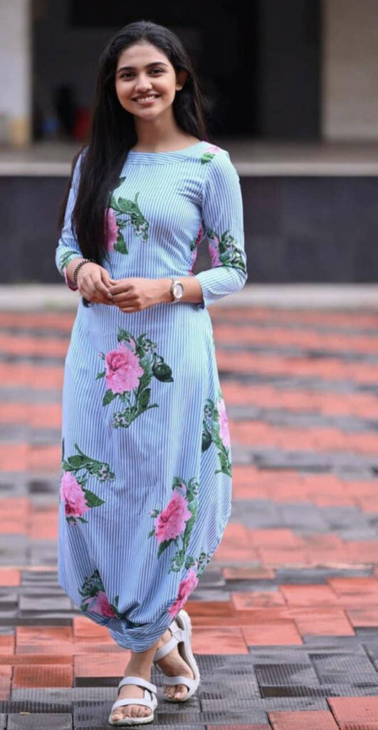 Mamitha Baiju Feet