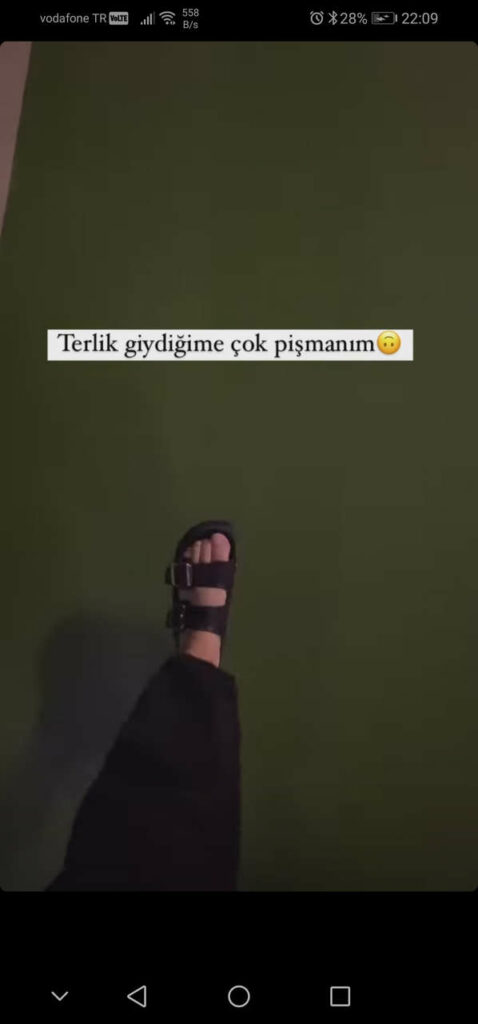 Basak Karahan Feet