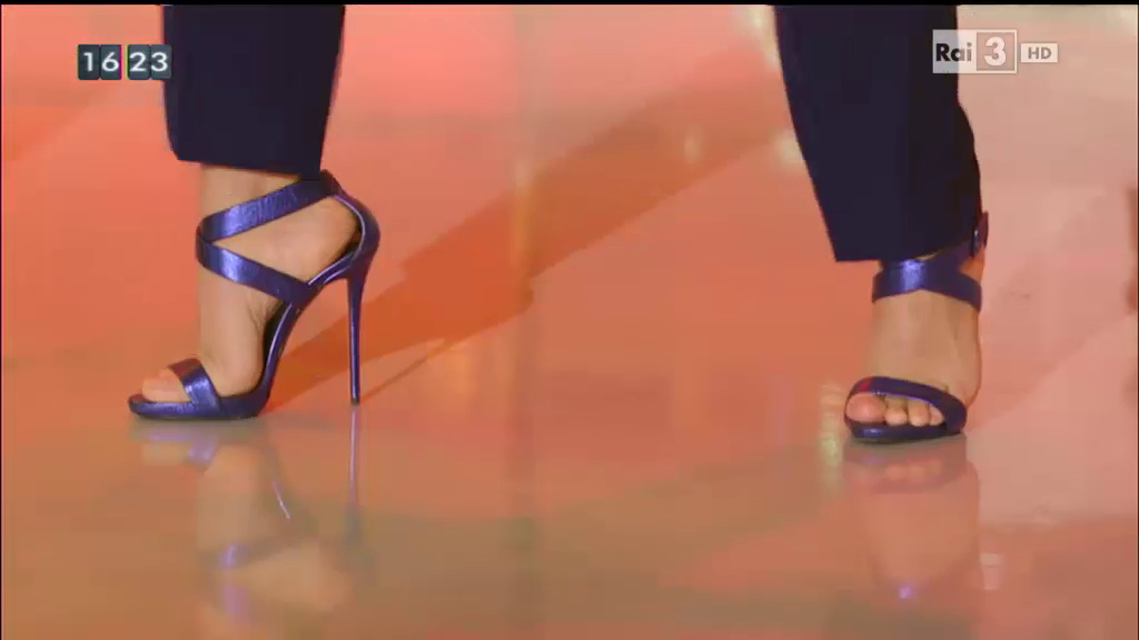 Camila Raznovich Feet