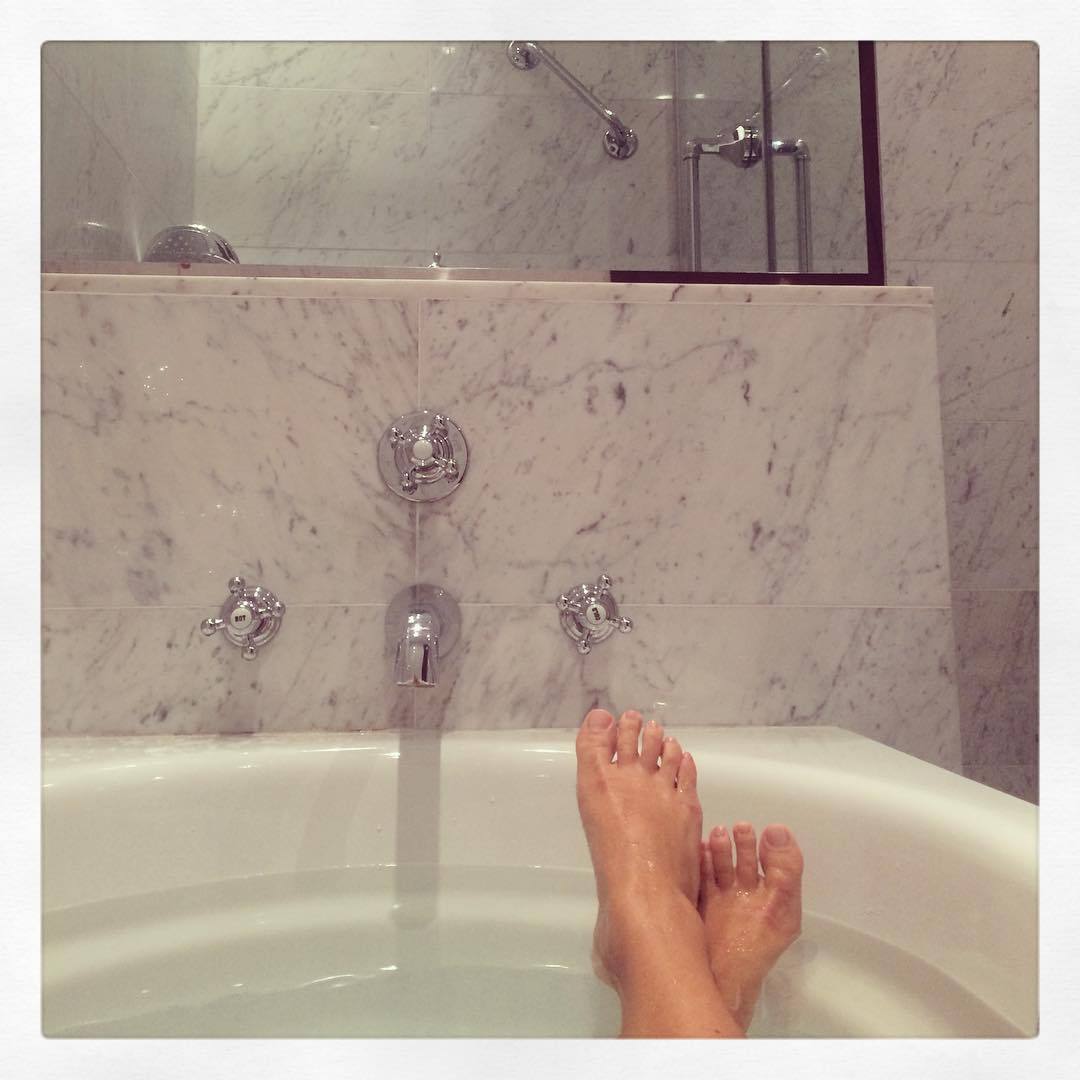 Camila Raznovich Feet