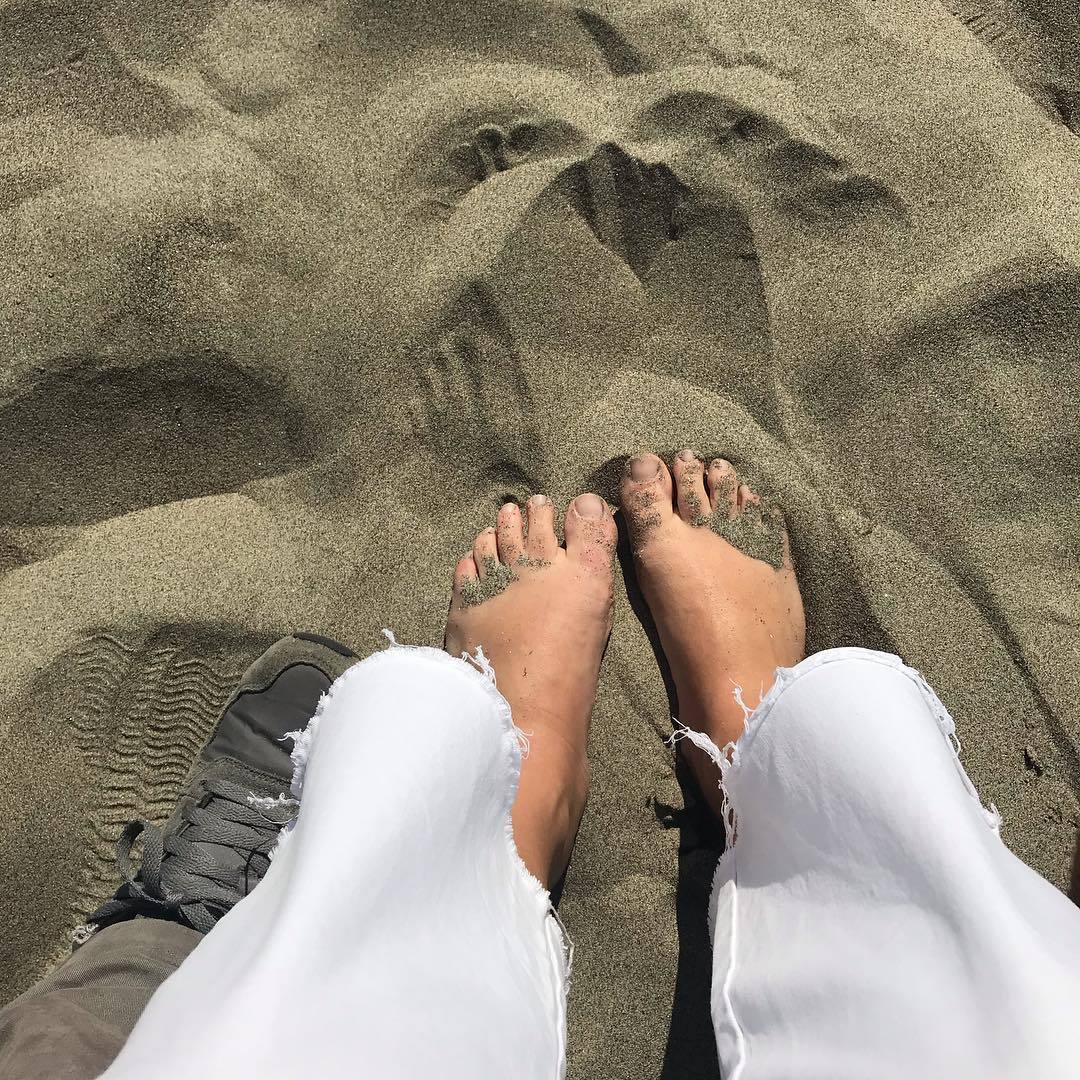 Camila Raznovich Feet