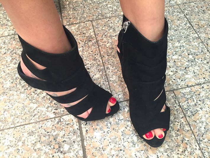 Camila Raznovich Feet