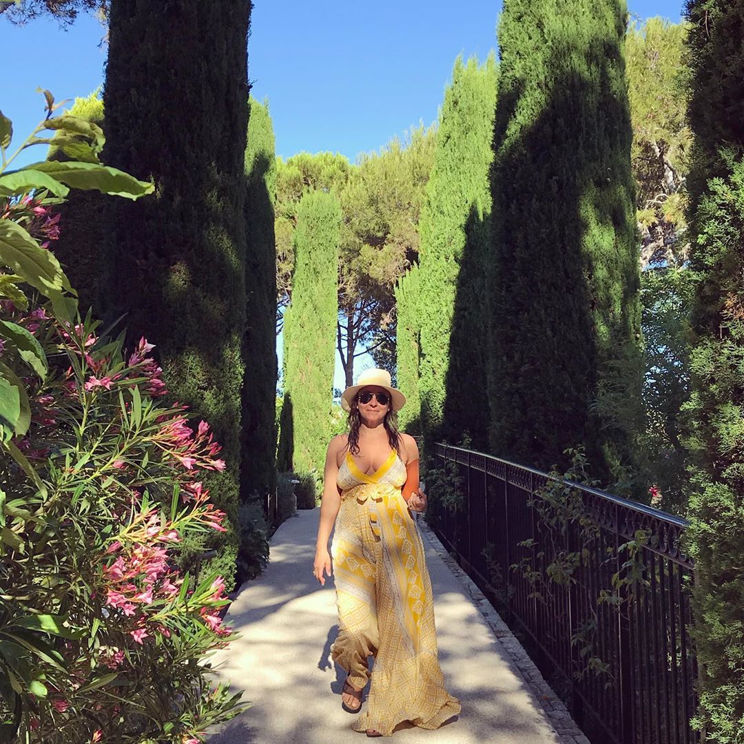 Camila Raznovich Feet