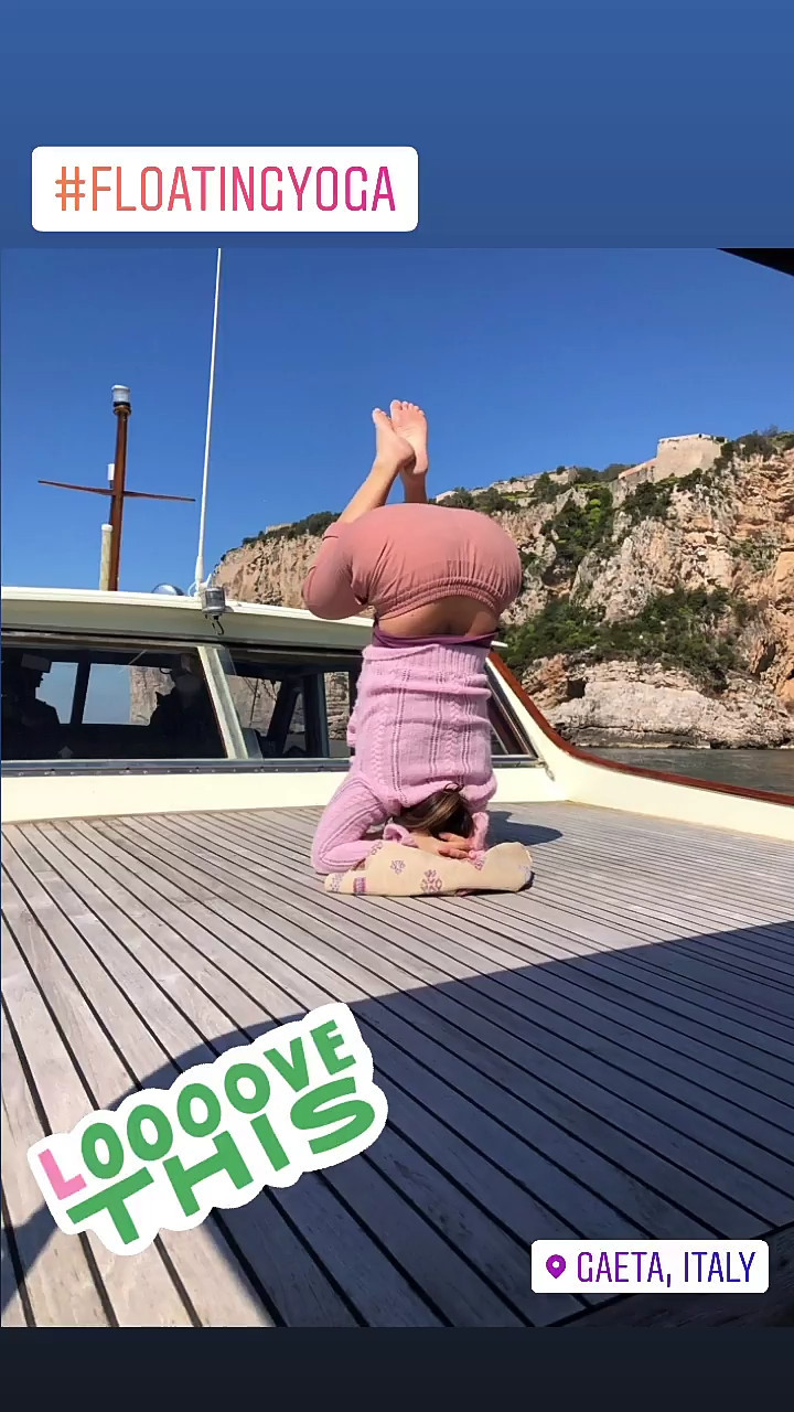 Camila Raznovich Feet